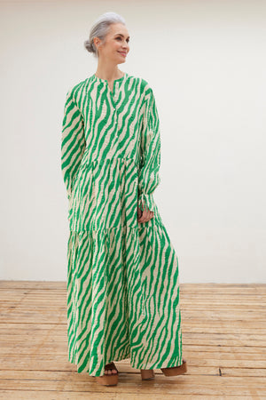 
                
                    Load image into Gallery viewer, Stella Nova Isolda Green Maxi Dress
                
            