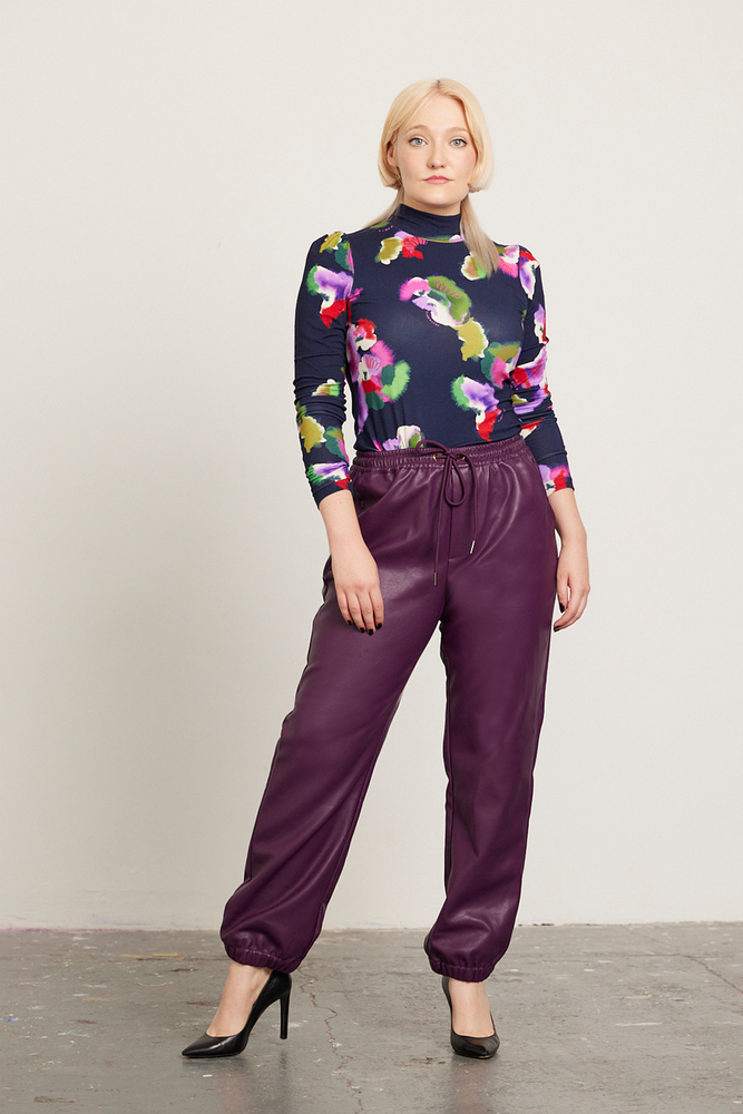 
                
                    Load image into Gallery viewer, POM Amsterdam Winterbloom Glow Trousers
                
            