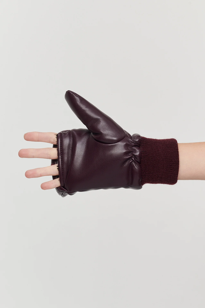 
                
                    Load image into Gallery viewer, Jakke Milla Faux Leather Burgundy Mittens
                
            