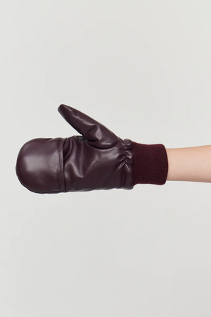 
                
                    Load image into Gallery viewer, Jakke Milla Faux Leather Burgundy Mittens
                
            