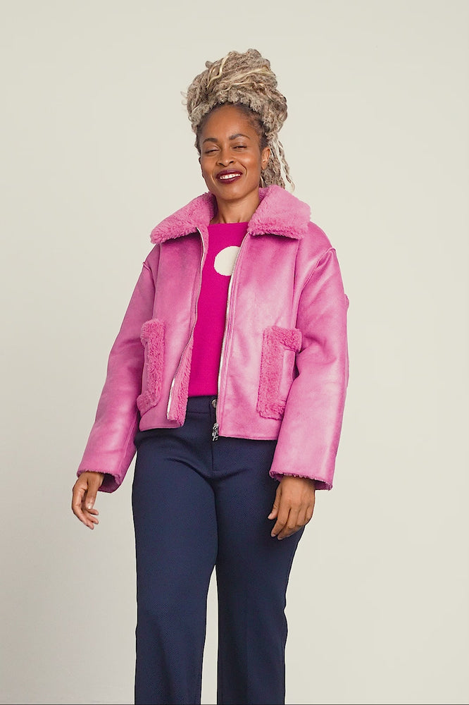 
                
                    Load and play video in Gallery viewer, Jakke Vera Bubblegum Pink Faux Shearling &amp;amp; Leather Reversible Coat
                
            