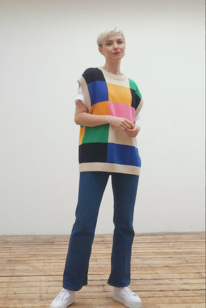 
                
                    Load and play video in Gallery viewer, Stella Nova Alberte Checks Knitted Vest
                
            