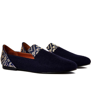 
                
                    Load image into Gallery viewer, Golden Star of Banaras Flat Loafers - Bote A Mano at The Bias Cut
                
            