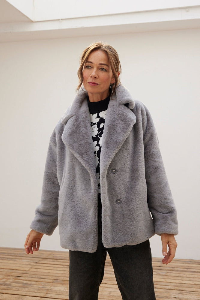 Udelade bjælke spejl Jakke Rita Grey Short Faux Fur Coat | New In Coats – The Bias Cut