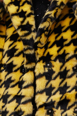 
                
                    Load image into Gallery viewer, Jakke Zadie Houndstooth Short Faux Fur Coat - Jakke at The Bias Cut
                
            